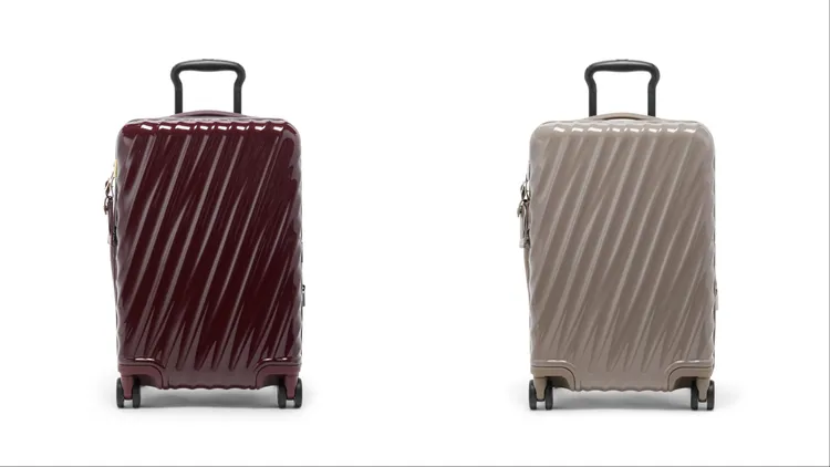 TUMI 19Degree系列國際可擴充登機箱，各2萬9900元。品牌提供