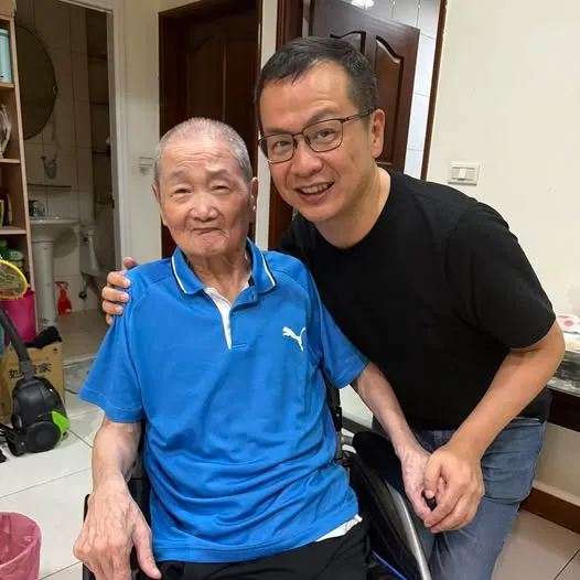 抗罷成功後，羅智強返回老家探望父親。翻攝羅智強臉書