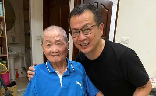 抗罢再累都没哭 罗智强听到「老父一句话」眼泪溃堤了