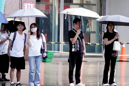 颱風窩蠢動 不排除「這天」生成擾台!今全台雷雨更猛
