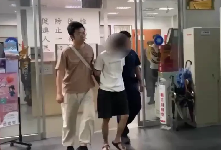 吳姓駕駛為詐欺通緝犯，所駕駛賓士車為父親所有。翻攝畫面