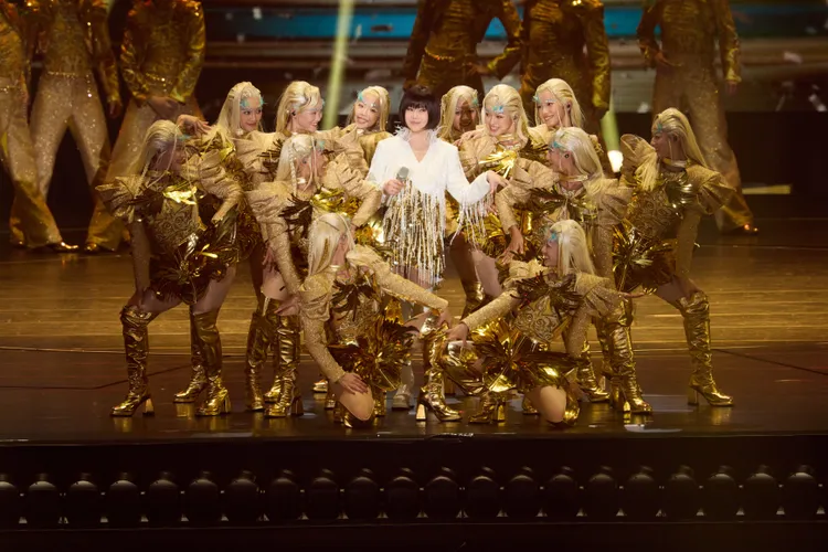 江蕙率華麗舞團，打造視覺饗宴。寬宏藝術提供