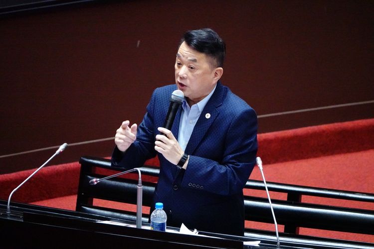 缺席罷免案電視說明會　魯明哲寧直接與選民溝通