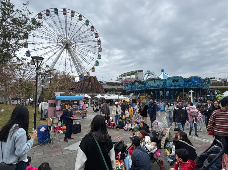 兒童新樂園演習期間暫停營業，並進行人車管制。彭欣偉攝