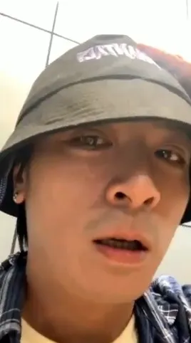 Toro上線後，阿弟卻消失了，原來IG只能同時4人連線直播。翻攝坤達IG