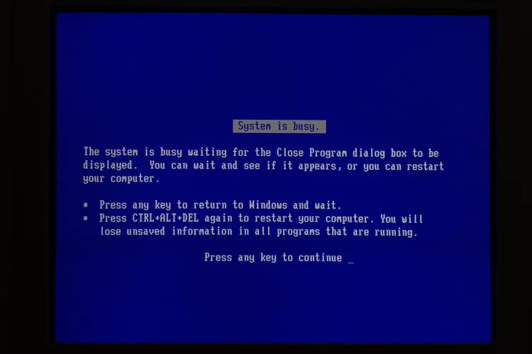 早期的藍色當機畫面。翻攝自X