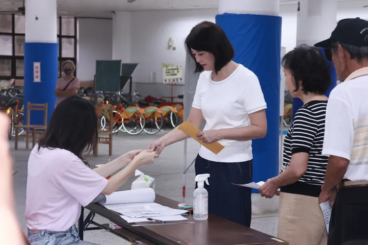 國民黨立委王鴻薇投票。彭欣偉攝