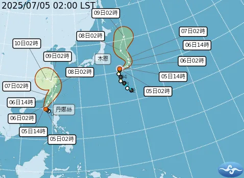 根據中央氣象署發布的路徑，丹娜絲颱風是通過台灣海峽北上。