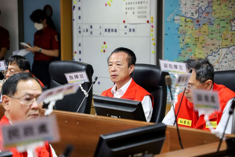 嘉義縣停班課挨轟慢半拍　翁章梁曝決策過程：請大家體諒