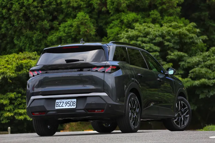 Peugeot全新5008 Hybrid兼顧節能、質感與空間機能，為家庭用車市場帶來具品味的歐系選擇。林浩昇攝