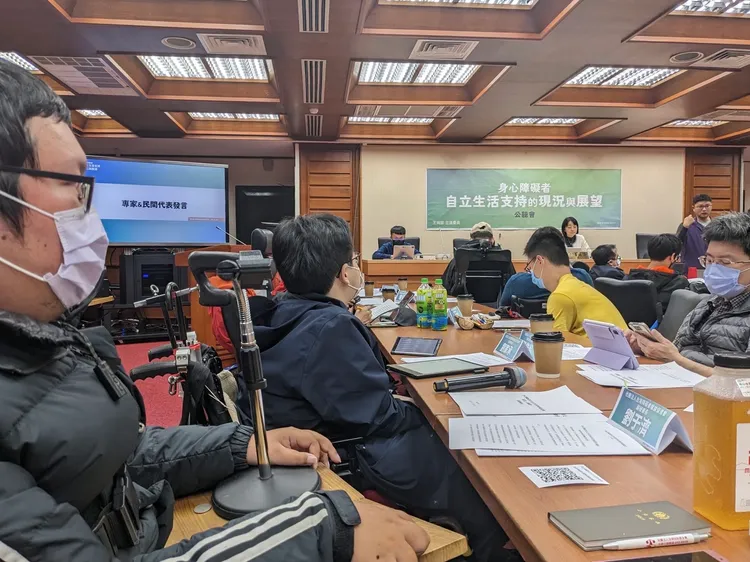 劉于濟則透露衛福部無限制地方政府的個助政策提供洗澡服務。台灣障礙者權益促進會提供