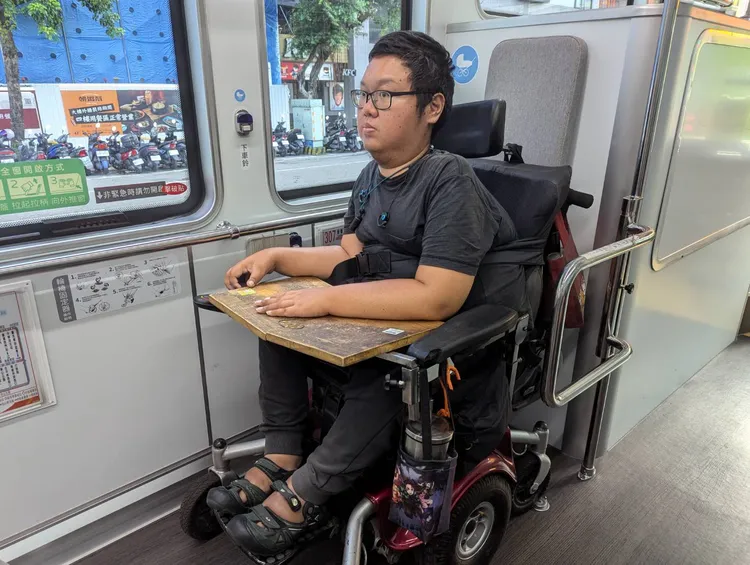 劉于濟無奈指出，中央沒禁、地方卻刪，身障者權益被擱置。劉于濟提供