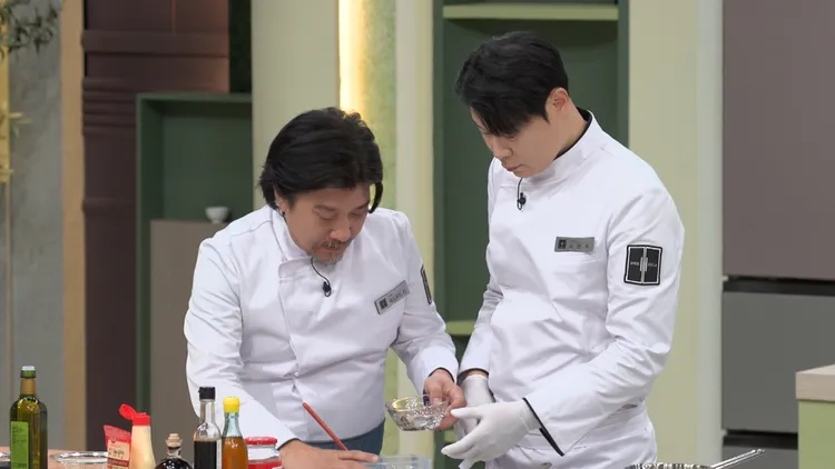 《拜託了冰箱》主廚愛德華李、崔鉉碩。中天綜合台提供