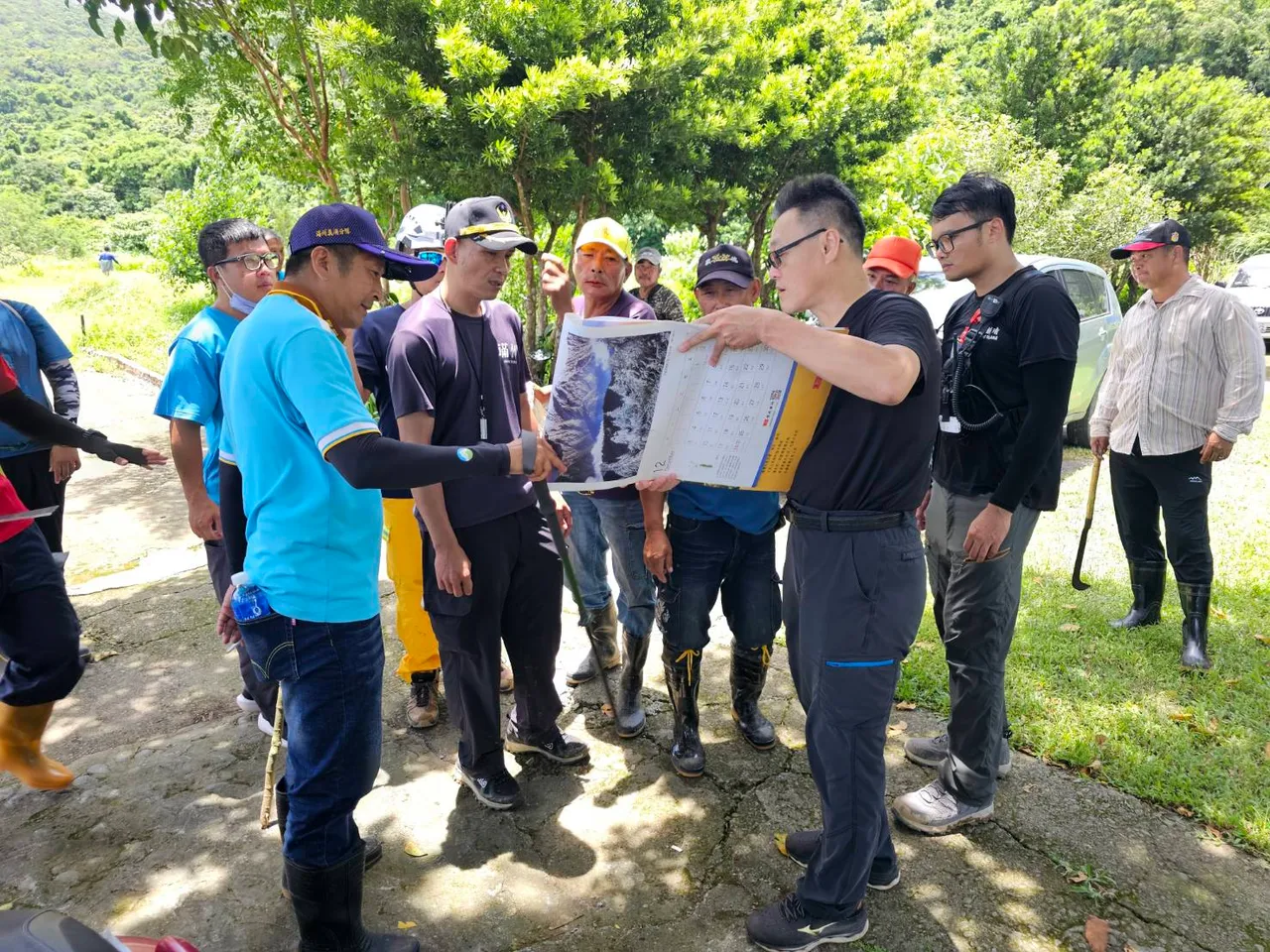 第二天警消集结24人,又出动空拍机支援。屏东消防局提供