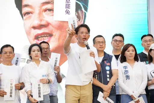 反恶罢聚2万人!黄国昌哽咽忆柯文哲「这段话」 轰赖清德想当皇帝