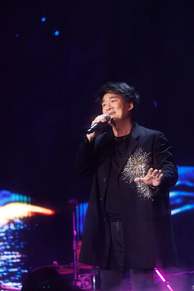 周華健在新加坡開唱，嘴甜拉近跟當地粉絲的距離。滾石提供