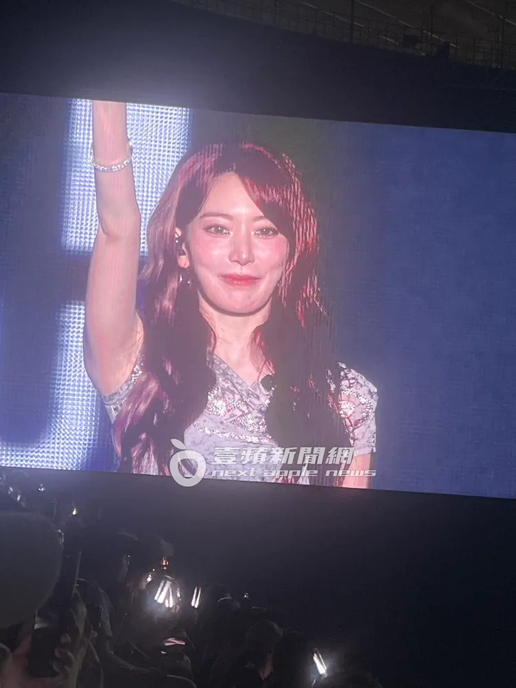 宮脇咲良的媽媽昨天跑去九份觀光，竟巧遇她的隊友許允真和KAZUHA。讀者提供