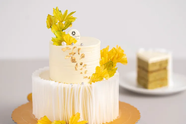 TheNine烘焙坊13週年慶蛋糕【花綻十三】。業者提供