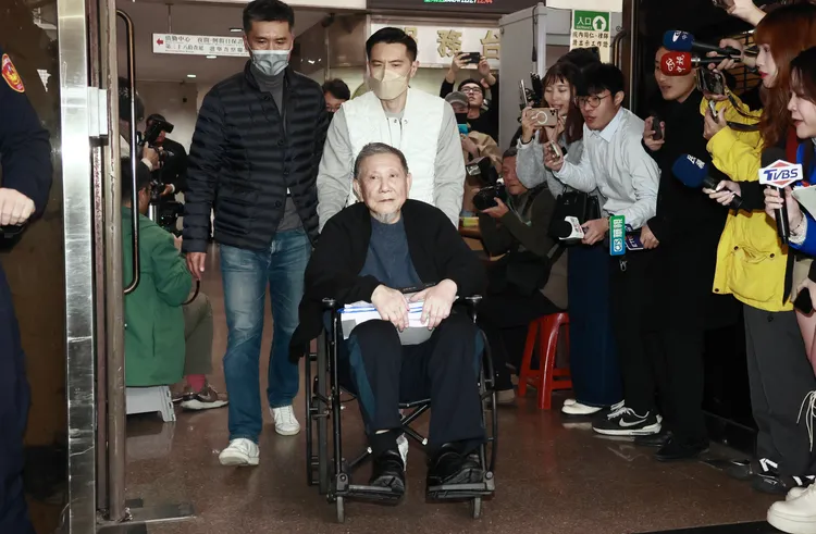 威京集團主席沈慶京涉入「京華城」圖利案遭羈押，台北地院合議庭今裁定沈以3億元交保。彭欣偉攝