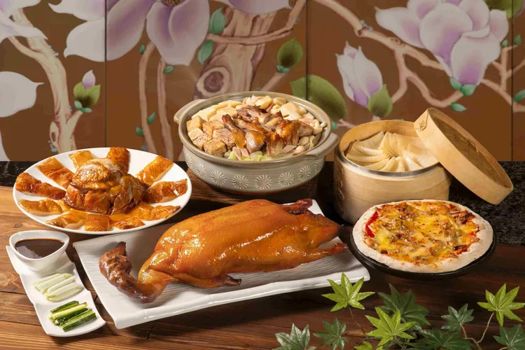 旗下各餐廳同步推出吃到飽、烤鴨、泰式料理與港點餐券51折起等優惠。天成飯店集團提供