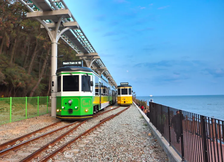 旅行社於夏季旅展推出韓國釜山大邱一次滿足的5日遊僅8888元起。可樂旅遊提供