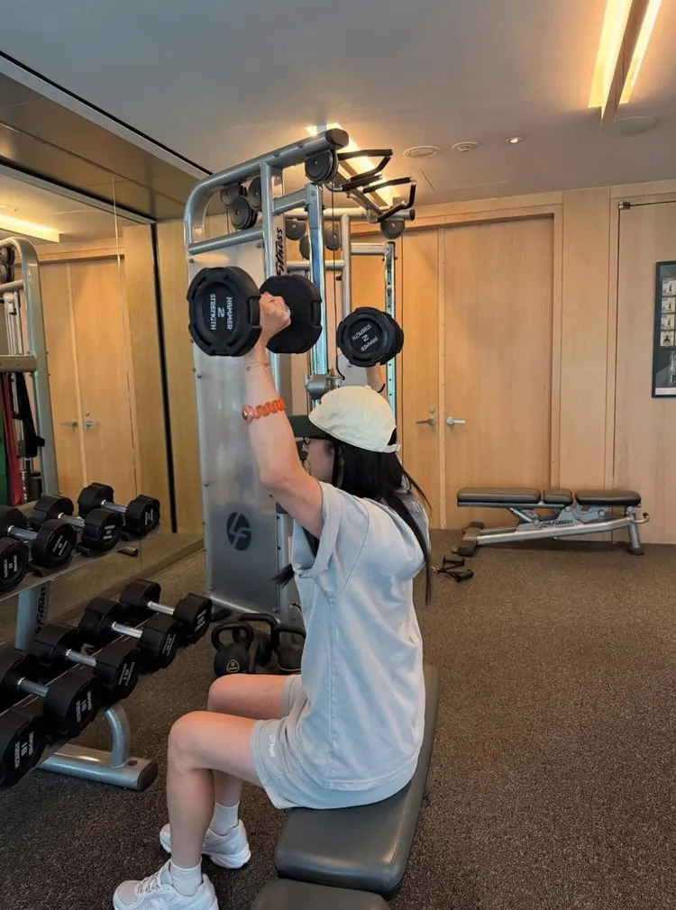 周興哲曬出趙岱新運動照。翻攝周興哲臉書