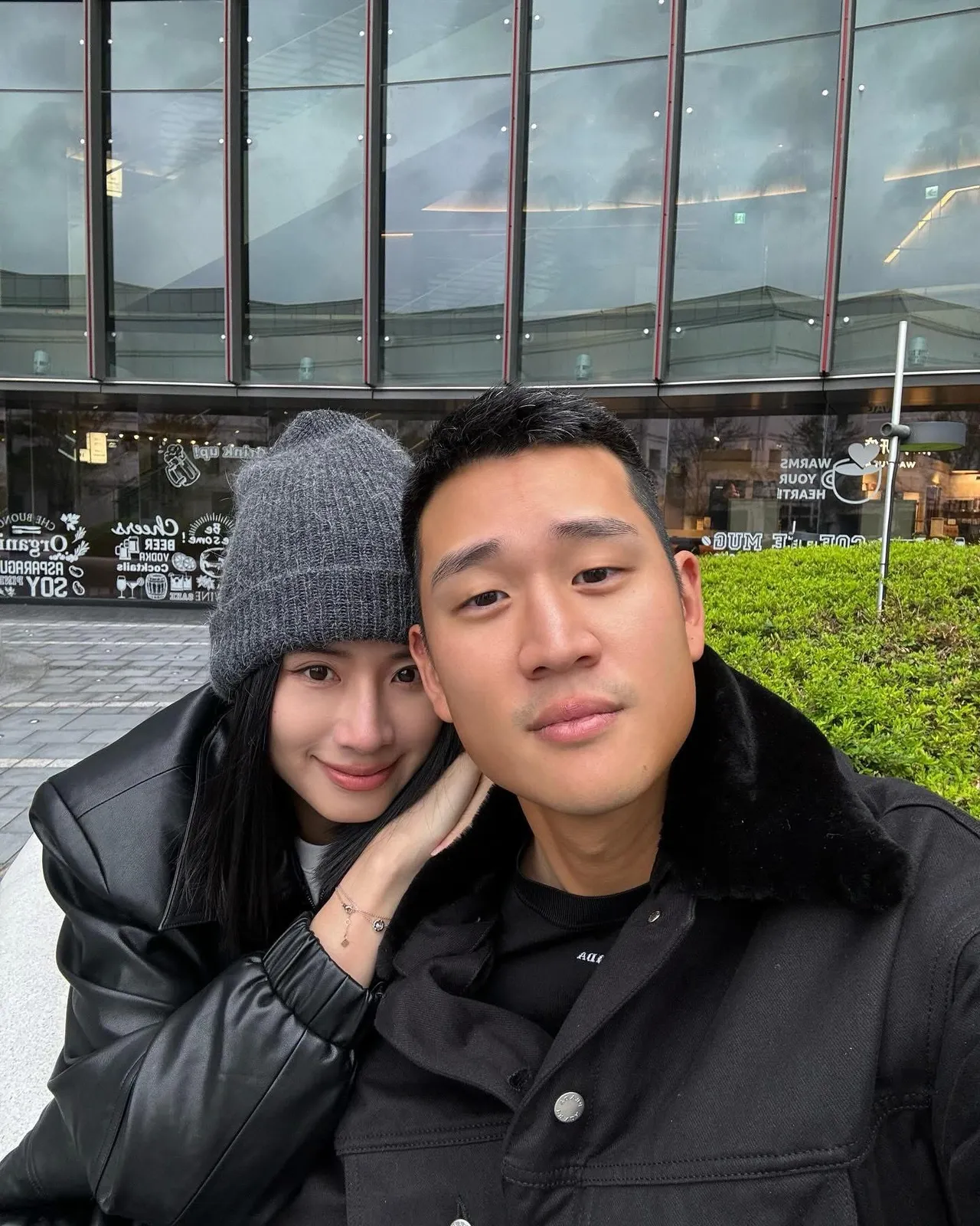 周兴哲与正妹主播妻感情甜蜜蜜。翻摄周兴哲脸书