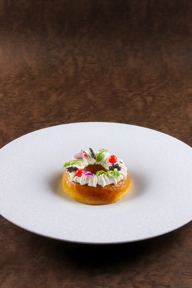 巴賽麗廳法國季限定「蘭姆巴巴」。業者提供