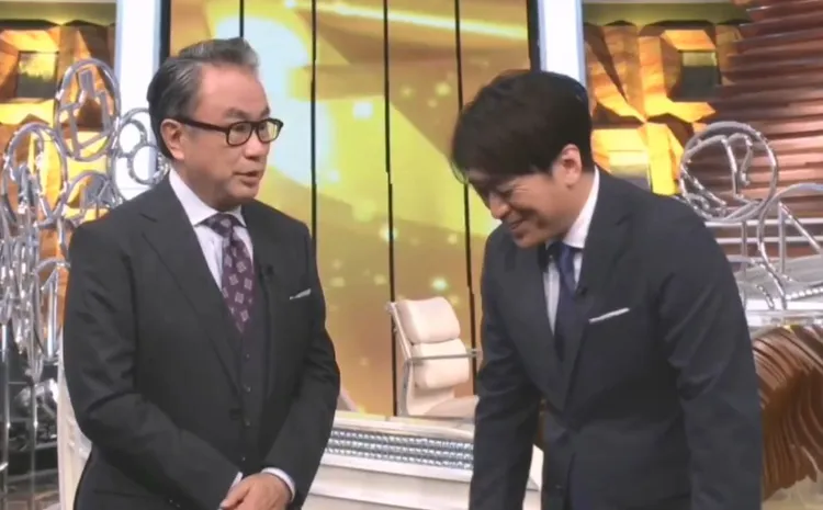 三谷幸喜（左）昨在節目上談到15年前「多人響應2人到場」的災難預言事件，主播安住紳一郎笑歪。翻攝TBS