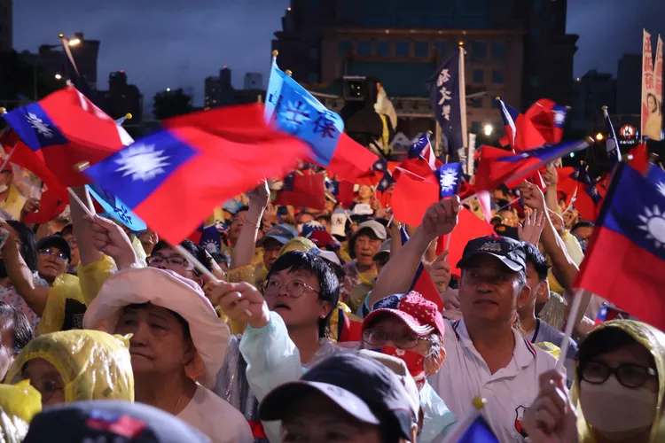 國民黨預估選前之夜晚間8時現場突破15萬人。彭欣偉攝