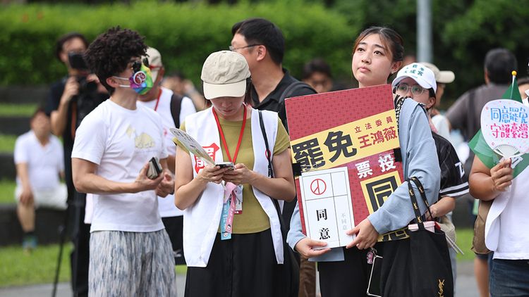 不同意罷免領先！　他問：青鳥這段時間到底都在忙什麼？
