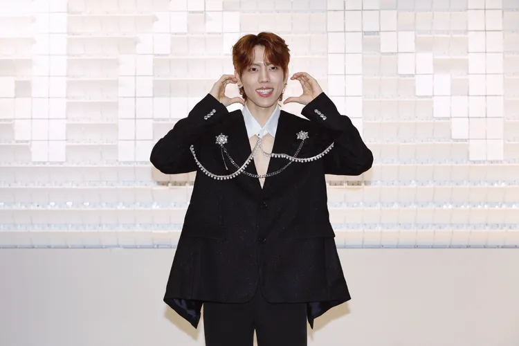 張東雨特地穿透膚西裝。彭欣偉攝