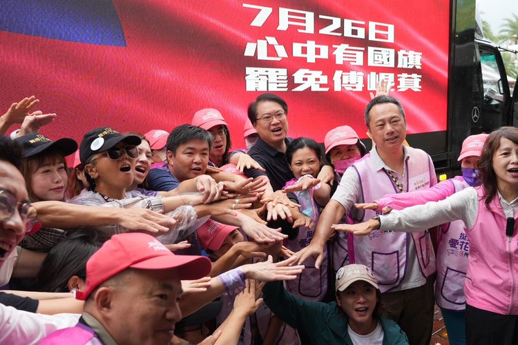 白營罵賴清德三字經又丟雞蛋！林右昌：以為是統促或暴力政黨