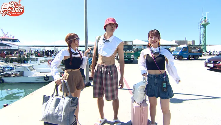 朵拉（左起）、風田和麻由換上「炸裂裝」迎戰紅毯熱舞PK。TVBS提供