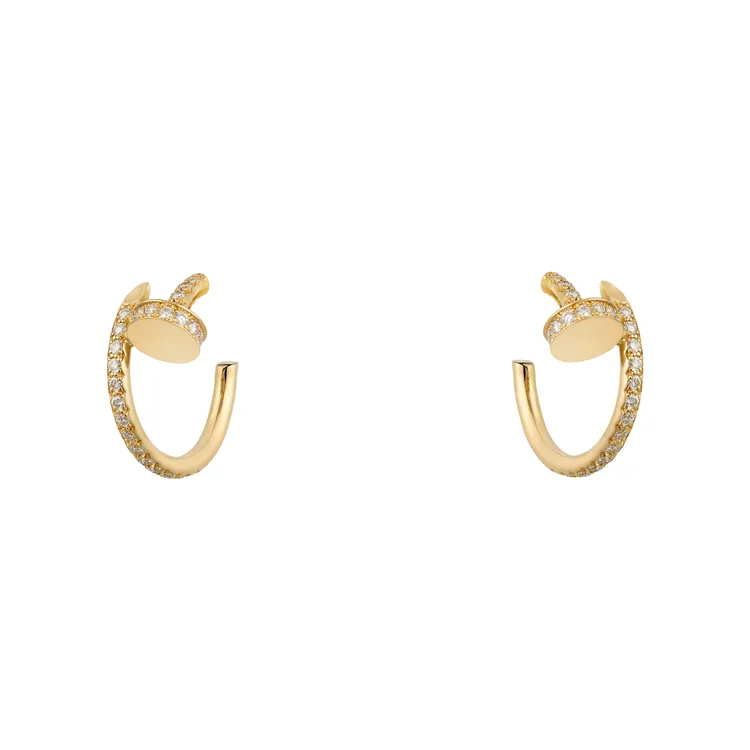 Juste un Clou耳環，黃K金、小型款、鑽石。品牌提供