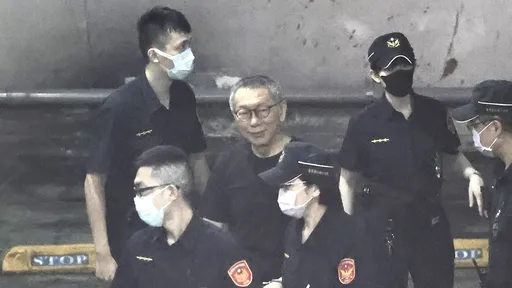 看柯文哲小腿烏青就淚崩 陳佩琪:到死都不會忘記鍾小平游淑慧的嘴臉