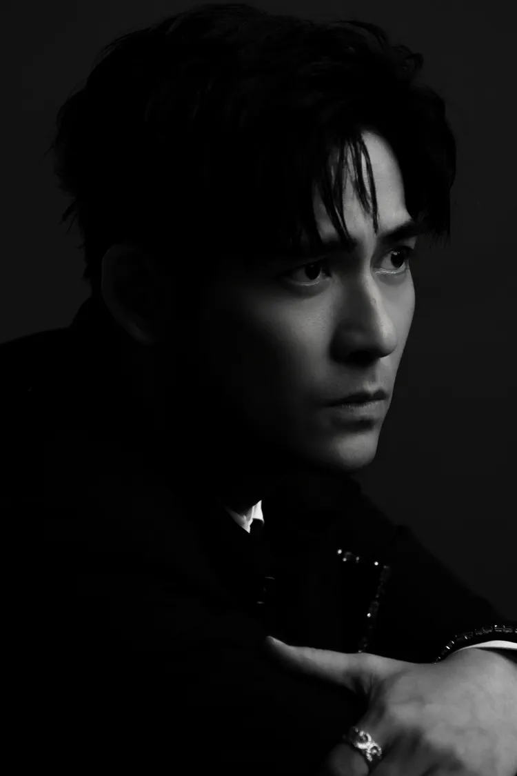 仔仔日前再與F4合體，穿戴BUCCELLATI珠寶。品牌提供