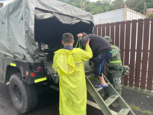 全台雨量最高!台中新社居民预防性撤离 国军第5作战区协助