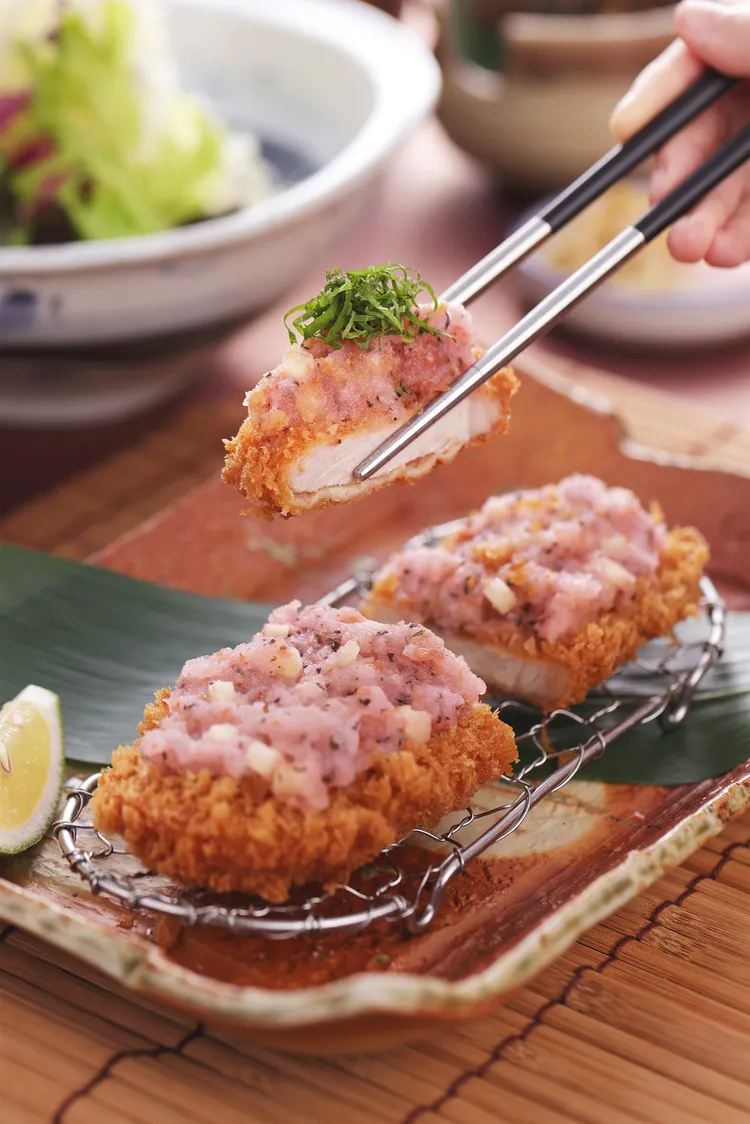 勝勢-紅紫蘇梅蘿蔔泥里肌豬排。業者提供