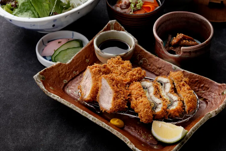 勝勢-鰻魚老饕豬排。業者提供