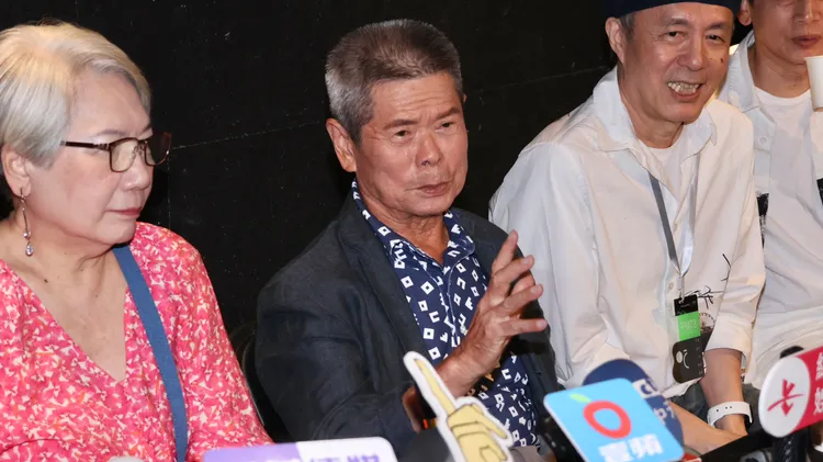 吳楚楚（中）會後接受媒體提問。莊宗達攝