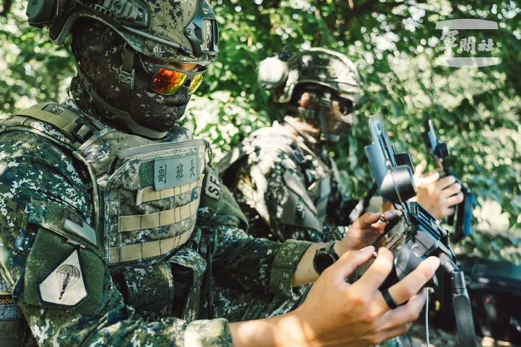 國軍「漢光41號」演習實兵操演首次亮相微型無人機。軍聞社提供