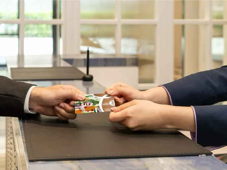 入住瀚寓酒店「漫遊北城。交通暢行」專案，即贈「北北基好玩卡交通暢遊二日券」2張，每房每晚6800元起。瀚寓酒店提供