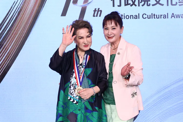 楊麗花和陳亞蘭情同母女。攝影中心攝