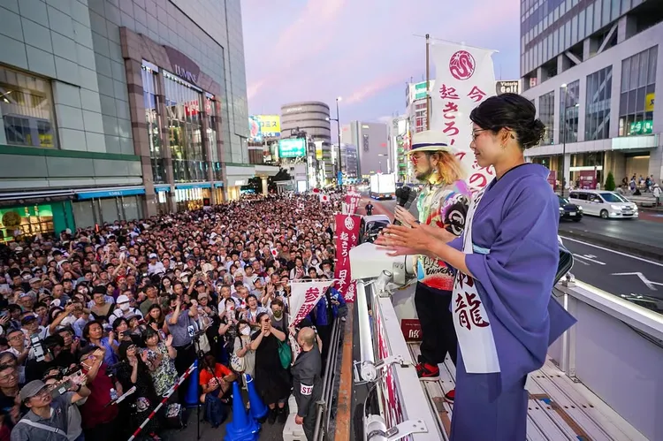 造勢活動吸引大批人潮。翻攝自本人IG