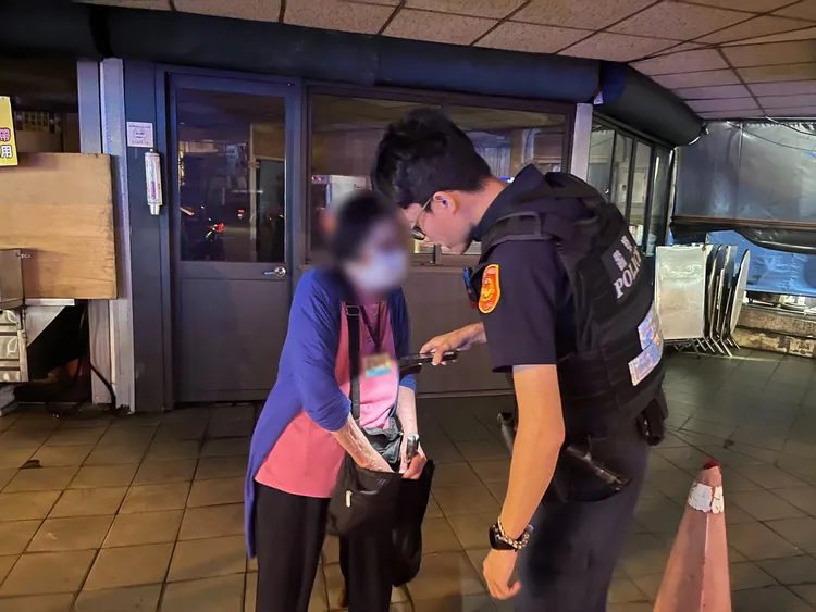 台中警方兩小時內接連接獲2起長輩迷途的協助案件。翻攝畫面