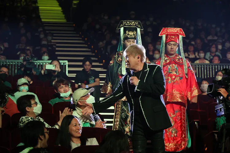 胡瓜下台與觀眾搞笑互動。攝影中心攝