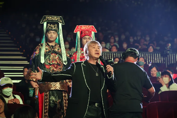 胡瓜出場就帶來〈包青天〉。攝影中心攝