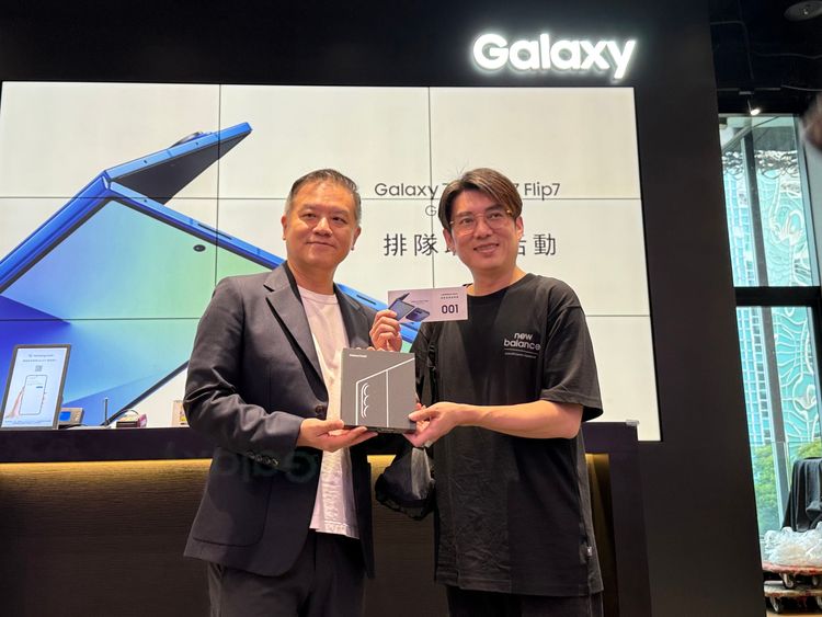 Galaxy Z Fold7、Flip7開放取貨　三星陳啓蒙預告：明年回應eSIM需求