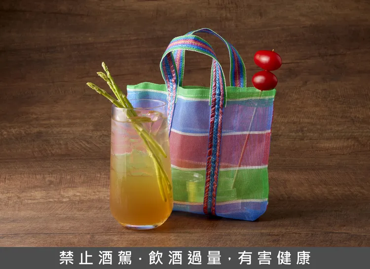 「台灣LV」以琴酒為基底，巧妙融入澄清番茄、蘆筍汁與四季春，再以檸檬的酸與西瓜的甜完美收尾。業者提供
